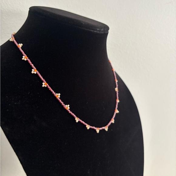 Elegant Beaded Necklace with Pink Accents - Picture 4 of 5